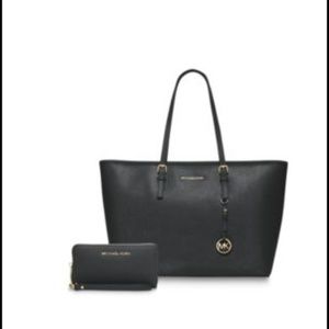 Michael Kors Jet Set Travel Medium w/ Phone Case